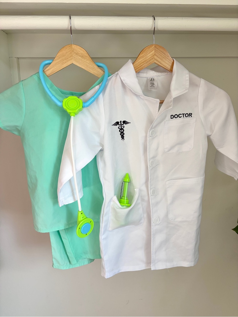 Kids' Doctor Lab Coat Costume Set w/ Mint Scrubs and Toy Stethoscope | M 3-5y